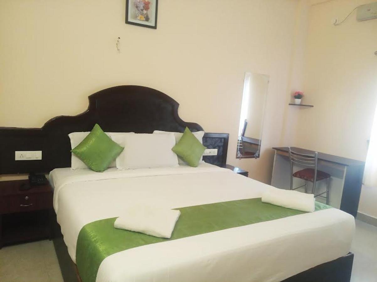 Hotel Ebenezer Plaza Nedumbassery Zewnętrze zdjęcie