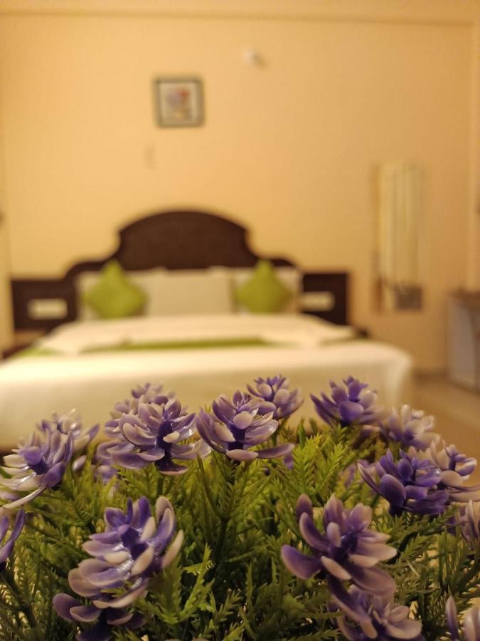 Hotel Ebenezer Plaza Nedumbassery Zewnętrze zdjęcie