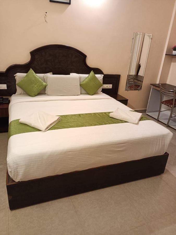 Hotel Ebenezer Plaza Nedumbassery Zewnętrze zdjęcie