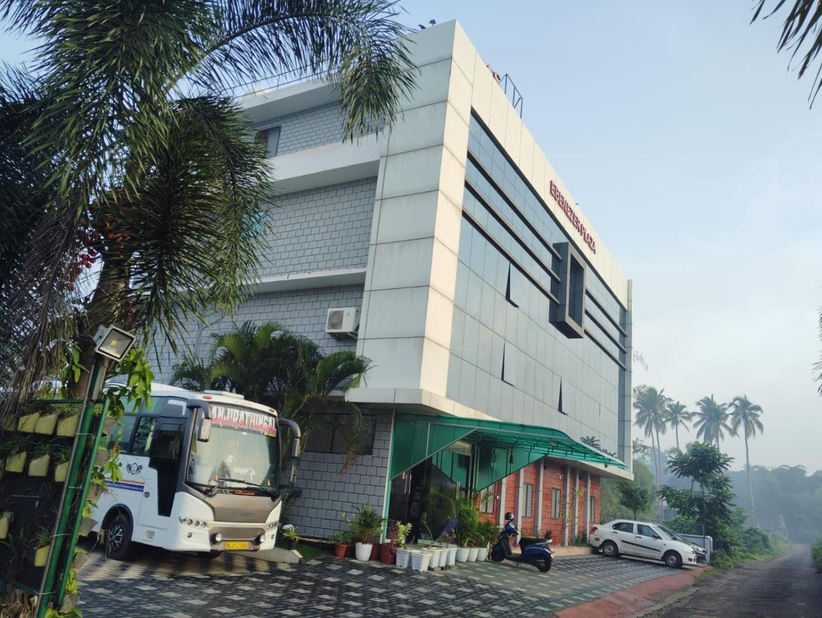 Hotel Ebenezer Plaza Nedumbassery Zewnętrze zdjęcie