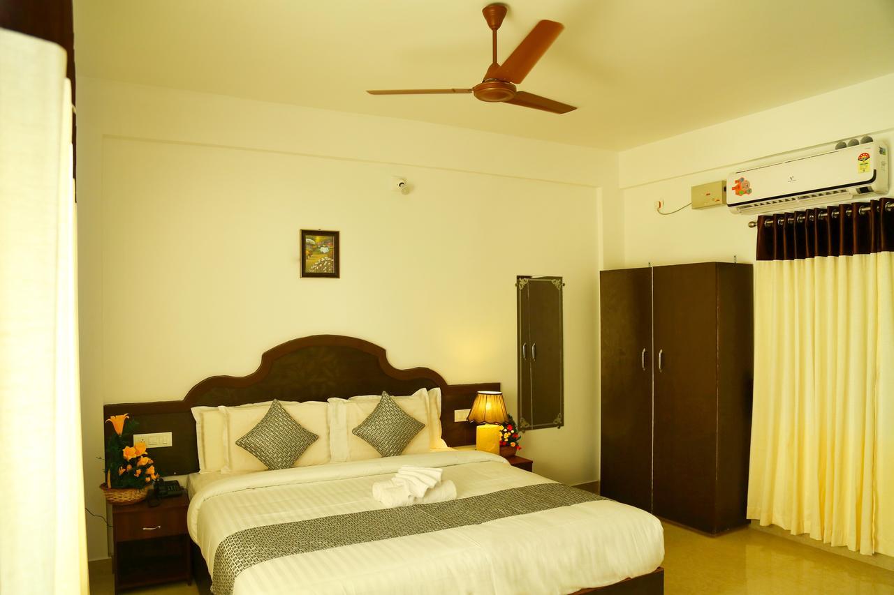 Hotel Ebenezer Plaza Nedumbassery Zewnętrze zdjęcie