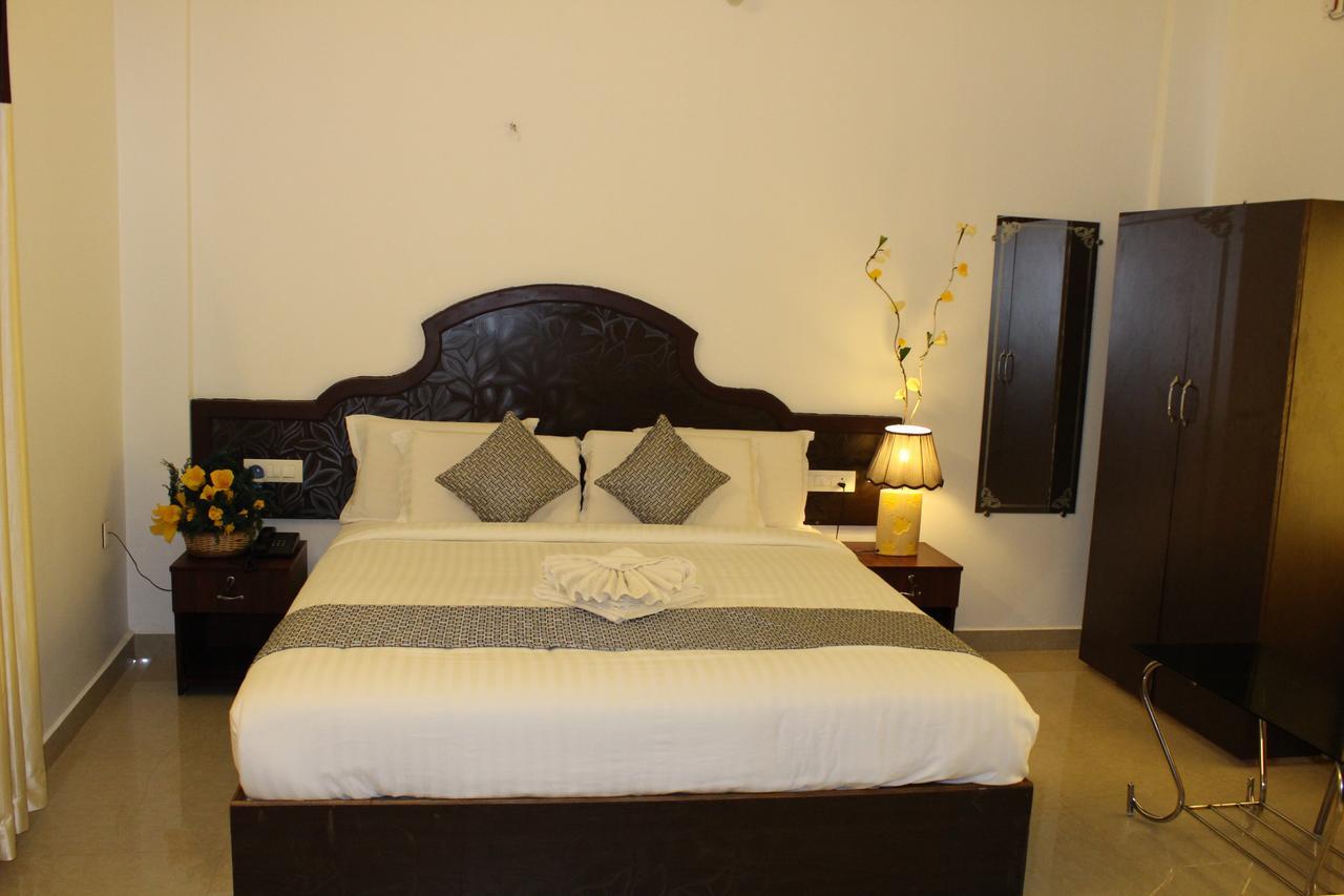Hotel Ebenezer Plaza Nedumbassery Zewnętrze zdjęcie