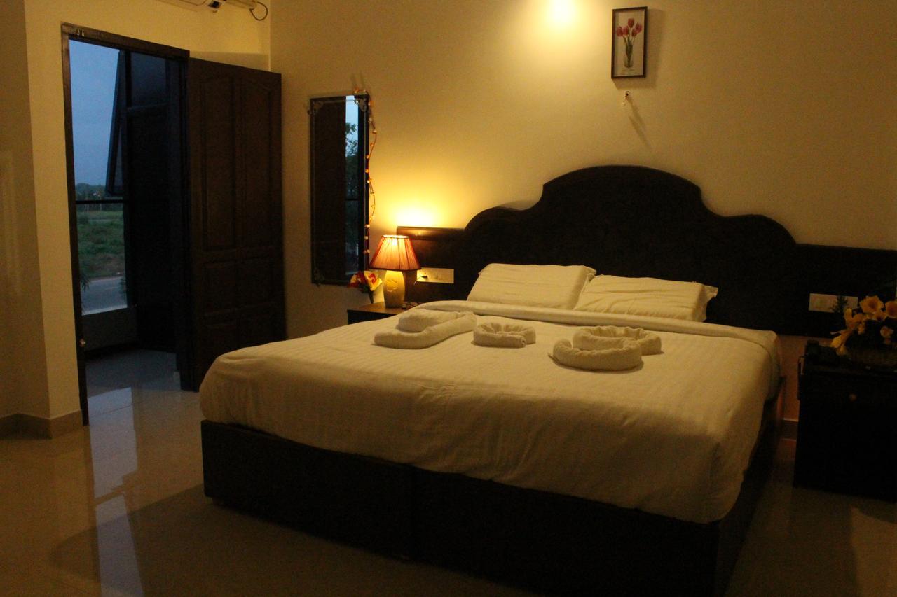 Hotel Ebenezer Plaza Nedumbassery Zewnętrze zdjęcie