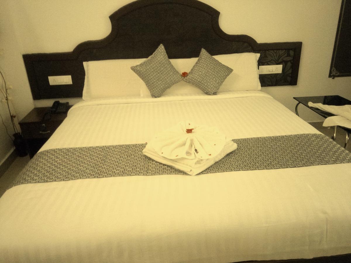 Hotel Ebenezer Plaza Nedumbassery Zewnętrze zdjęcie