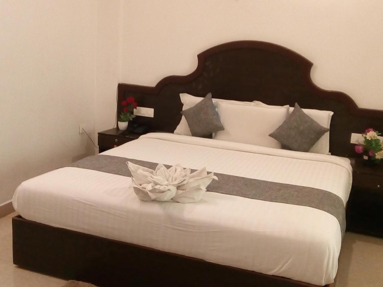 Hotel Ebenezer Plaza Nedumbassery Zewnętrze zdjęcie