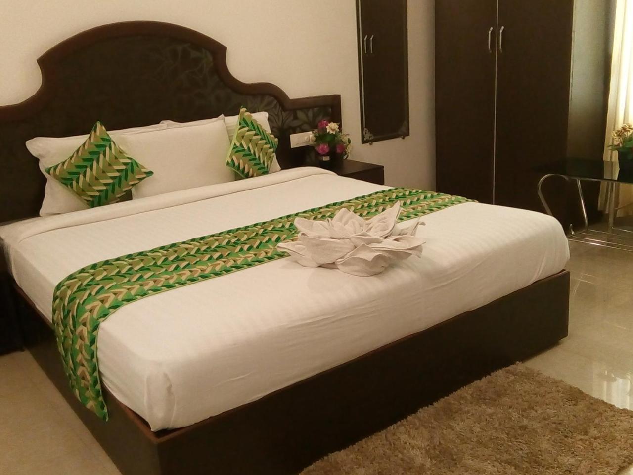 Hotel Ebenezer Plaza Nedumbassery Zewnętrze zdjęcie
