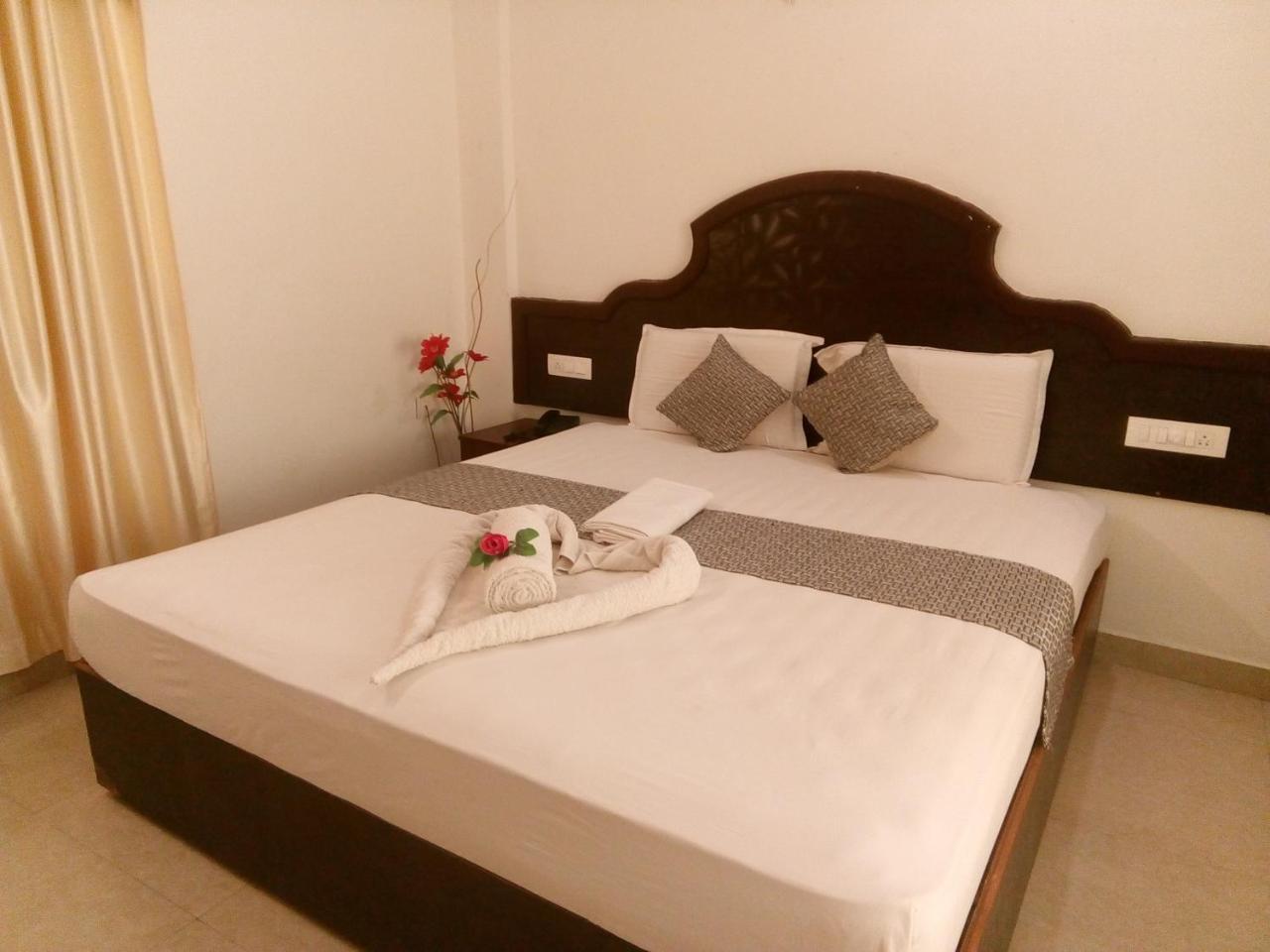 Hotel Ebenezer Plaza Nedumbassery Zewnętrze zdjęcie